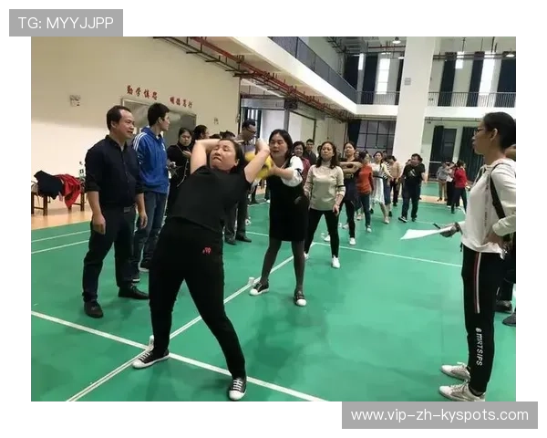 国际游泳混合接力赛在多城开办教练研修班 国际游泳混合接力赛在多城开办教练研修班